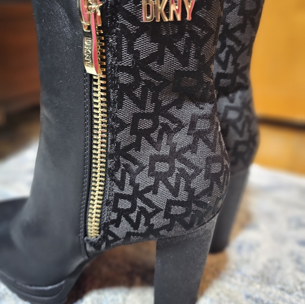 DKNY black boot size 7